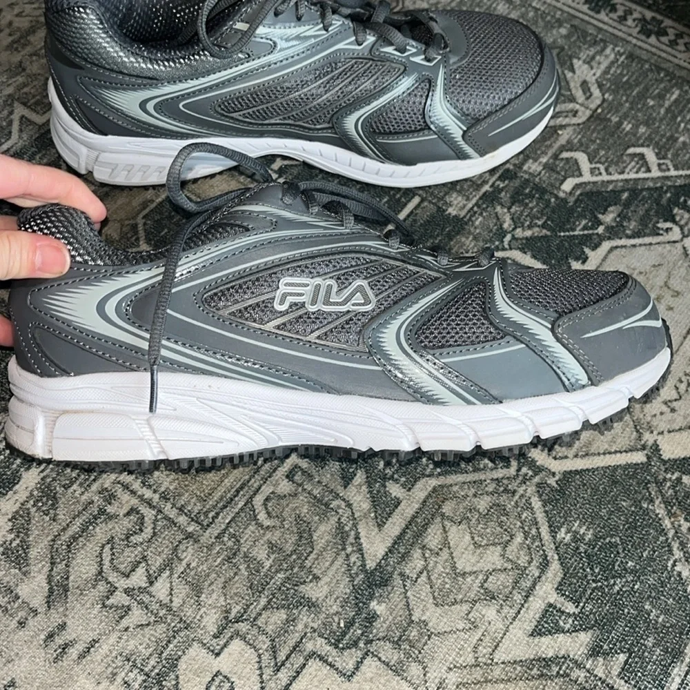 Fila Memory Reckoning 9 Women's Composite Toe Slip-Resistant Shoe size 11